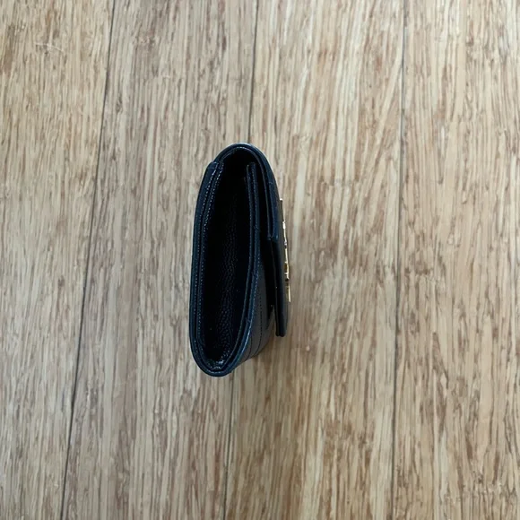 YSL SAINT LAURENT CASSANDRE MATELASSÉ SMALL ENVELOPE WALLET IN GRAIN LEATHER - Picture 6 of 6